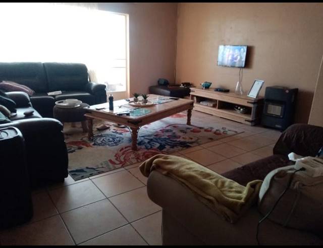 2 BEDROOM APARTMENT FOR SALE IN PRIMROSE